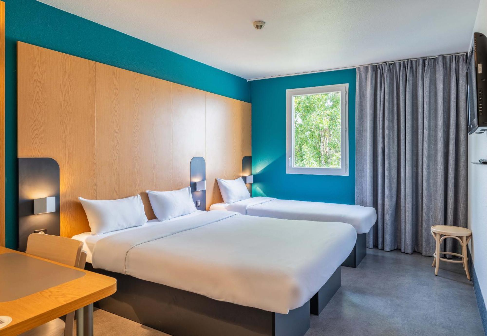 B&B Hotel Lyon Eurexpo Шасю Екстериор снимка