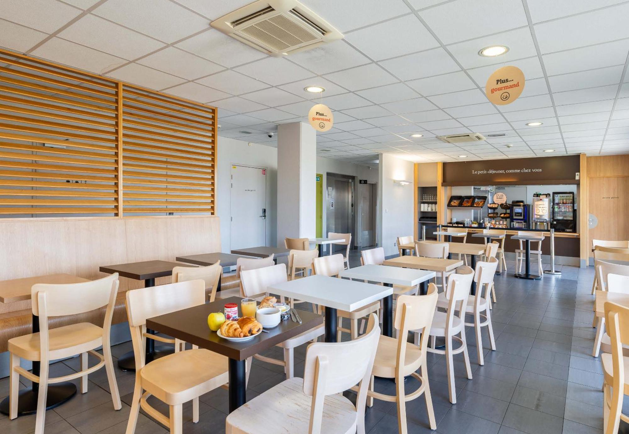 B&B Hotel Lyon Eurexpo Шасю Екстериор снимка